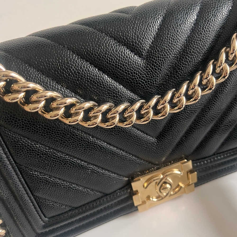 22C Chanel Boy Bag with silver/gold hardware - Picture 12 of 12